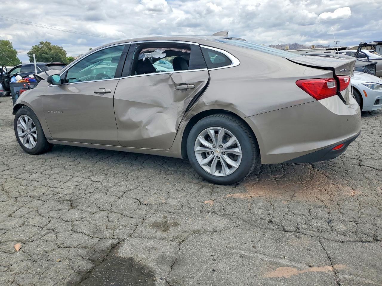 2025 Chevrolet Malibu Lt - Фото 2