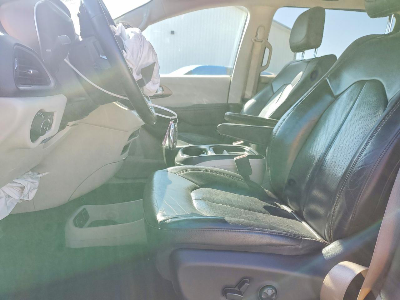 2018 Chrysler Pacifica Touring L - Фото 7