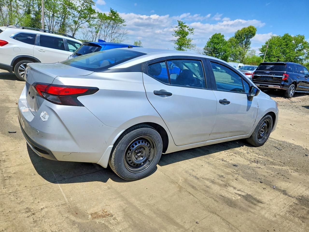 2021 Nissan Versa S - Фото 3