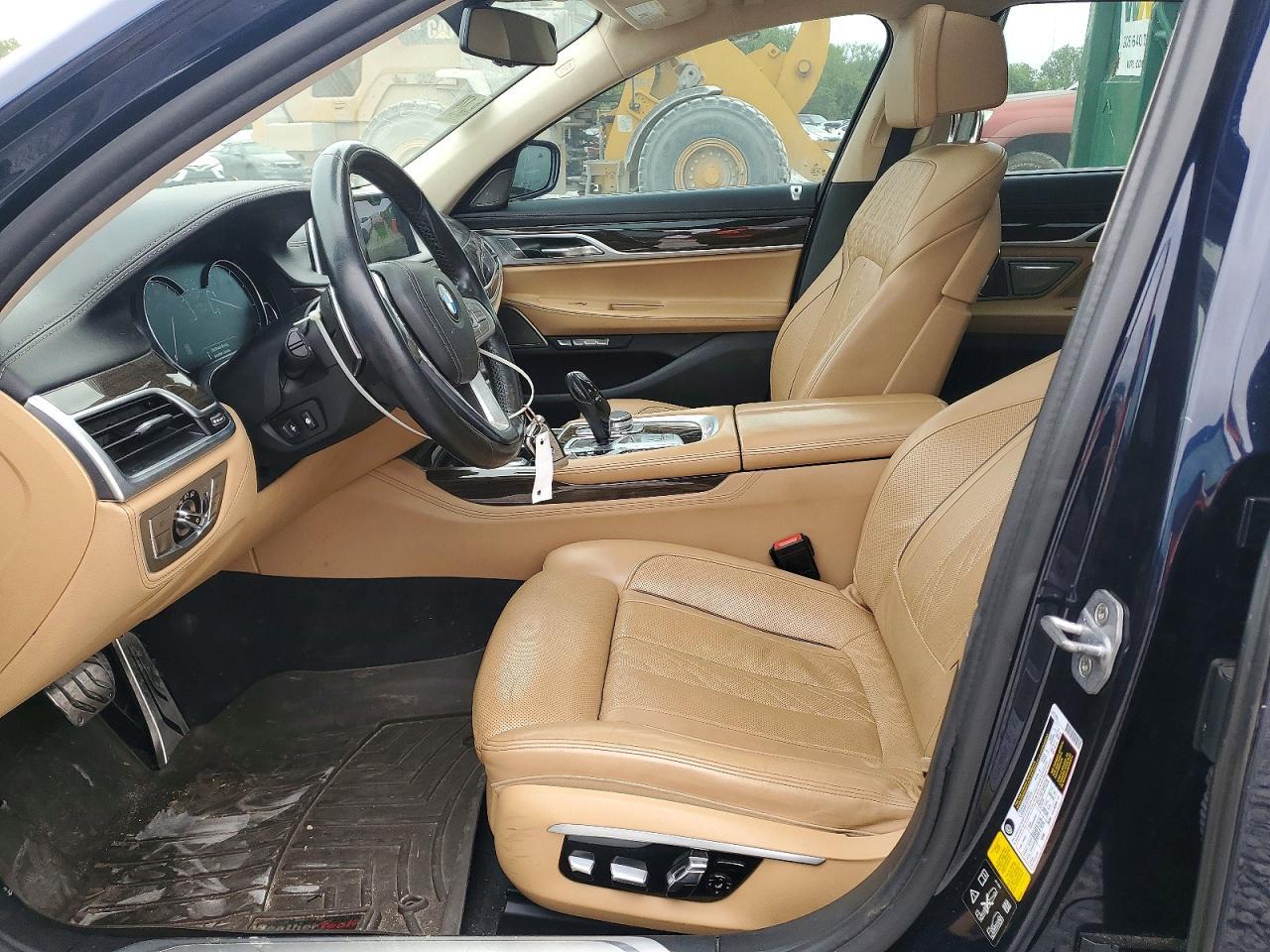 2016 BMW 750 Xi - Фото 7