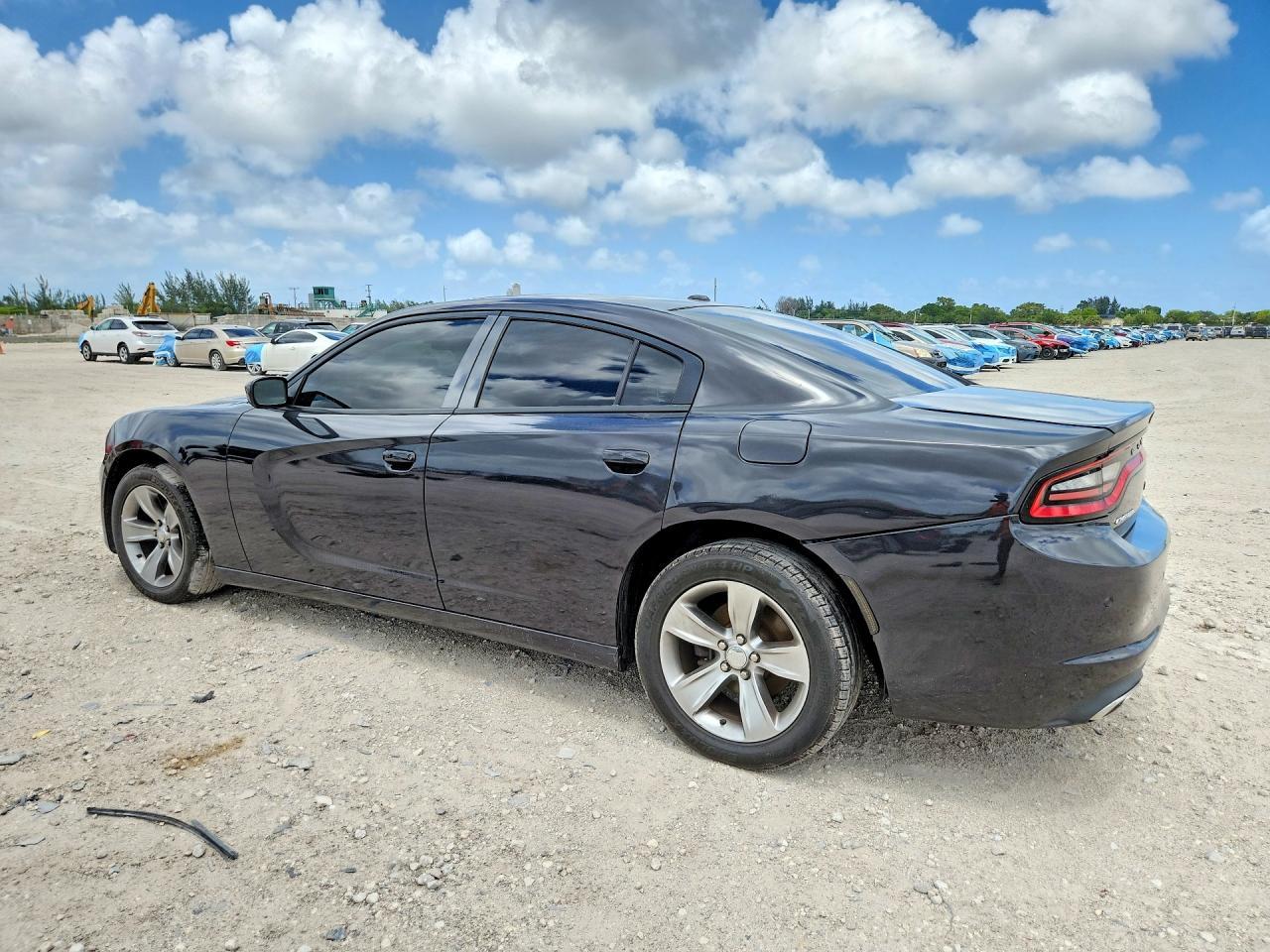 2021 Dodge Charger Sxt - Фото 2