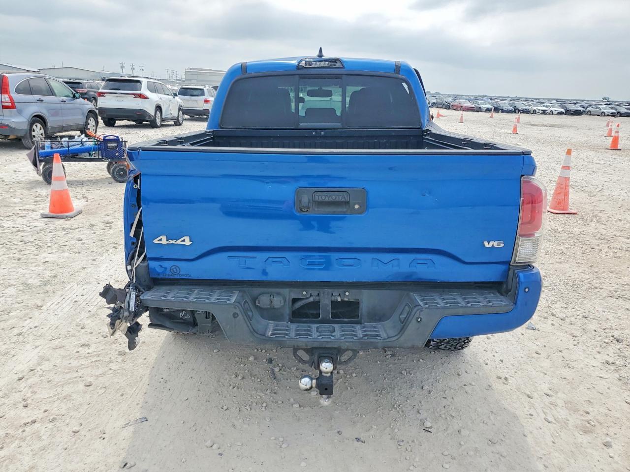 2016 Toyota Tacoma Limited - Фото 6