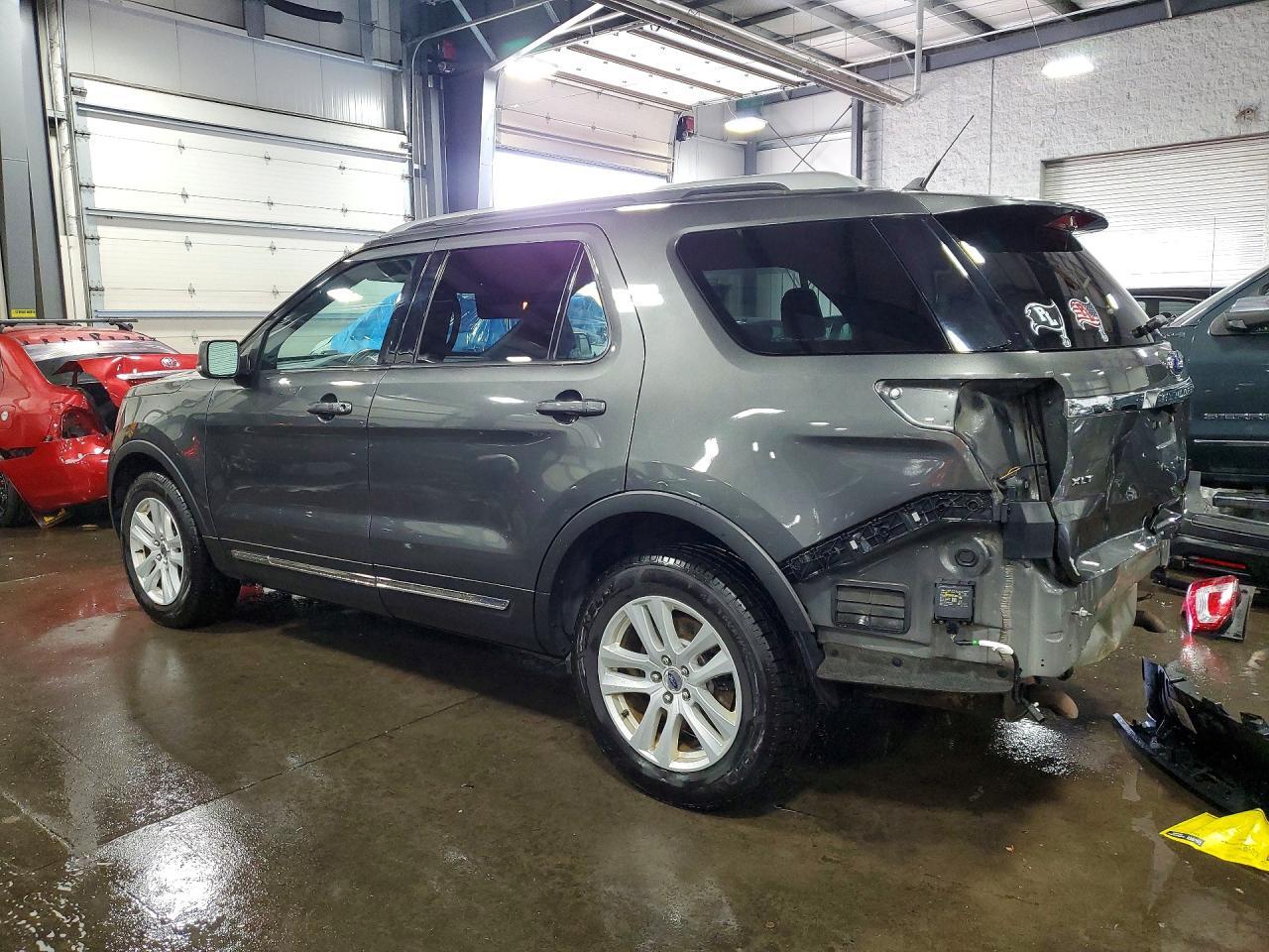 2019 Ford Explorer Xlt - Image 2