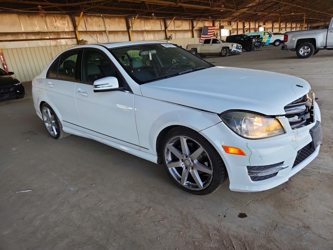 2014 Mercedes-Benz C 250 - Image 4