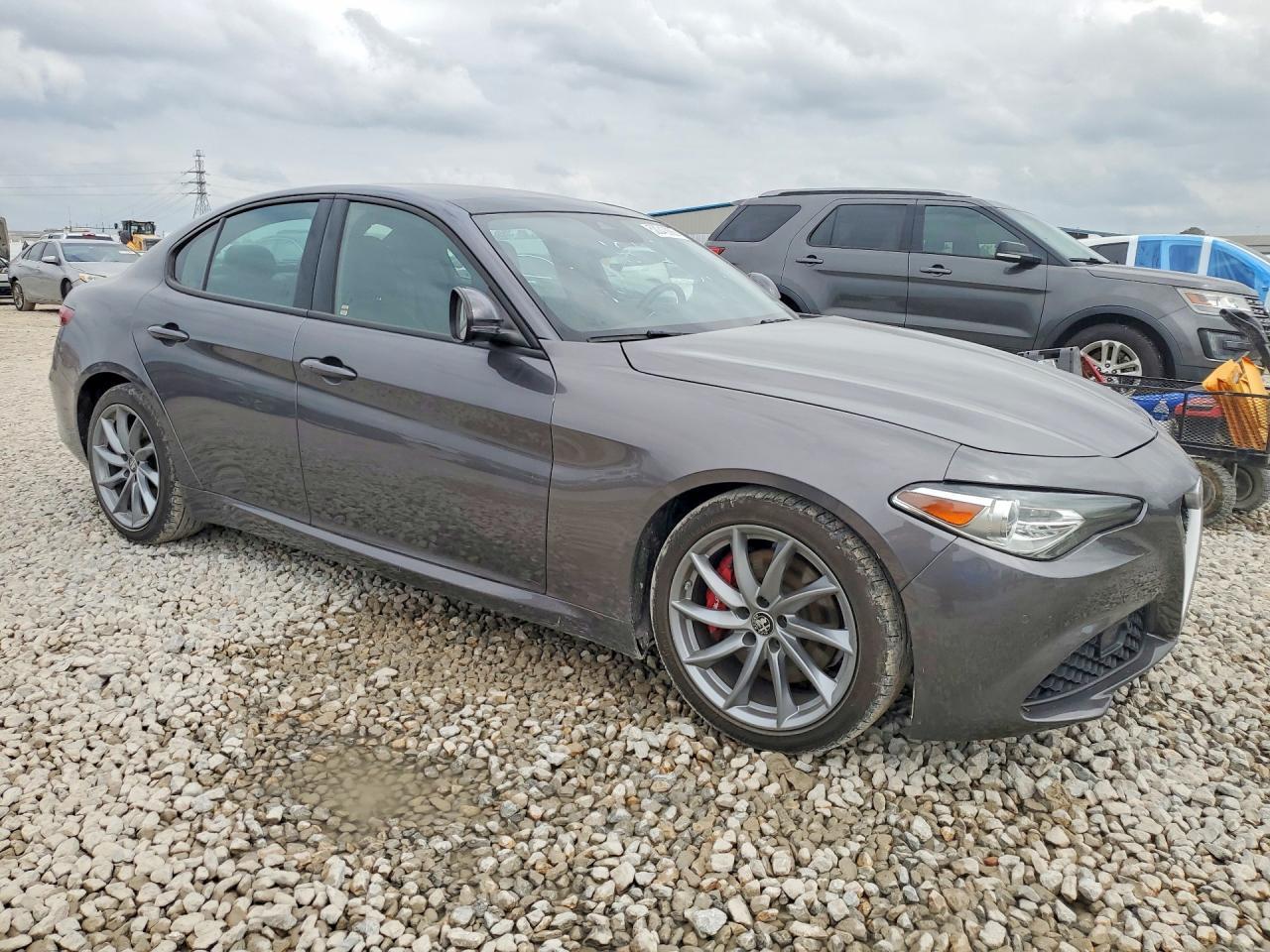 2022 Alfa Romeo Giulia - Фото 4