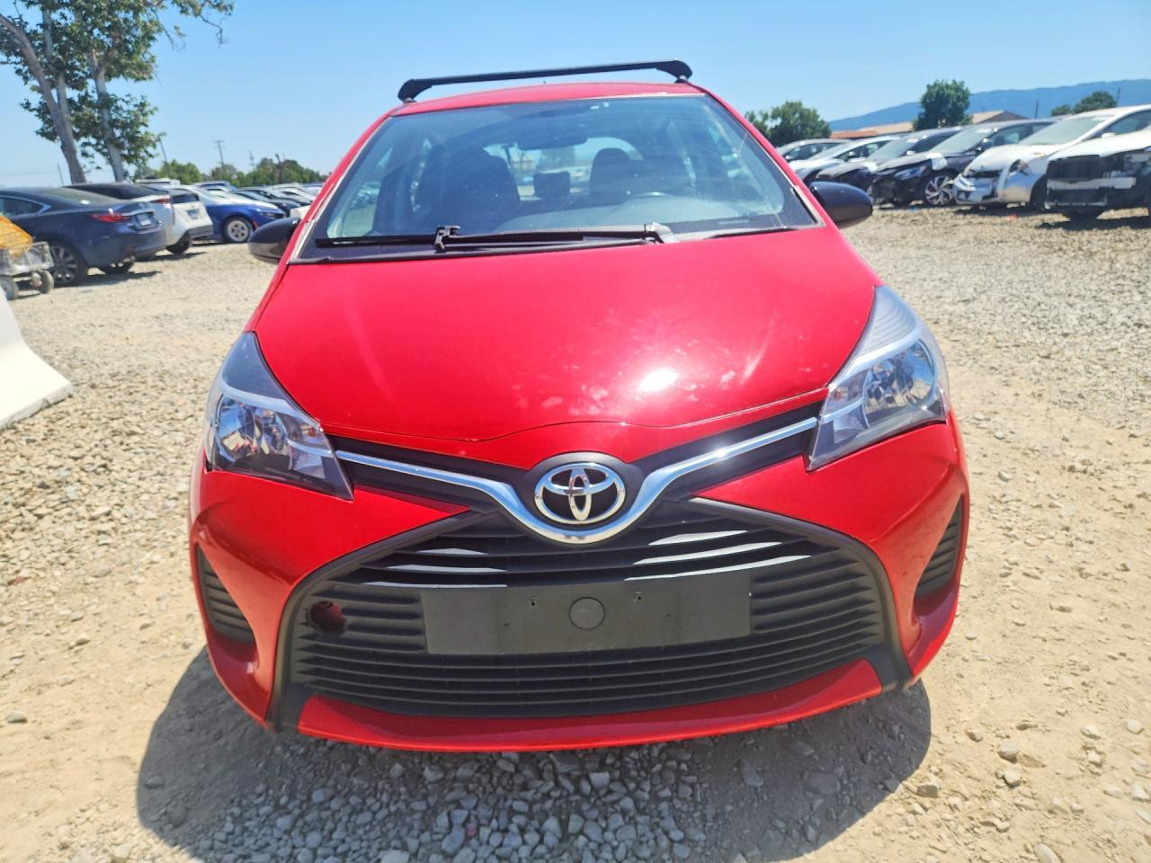 2015 Toyota Yaris 5-Door L - Image 5