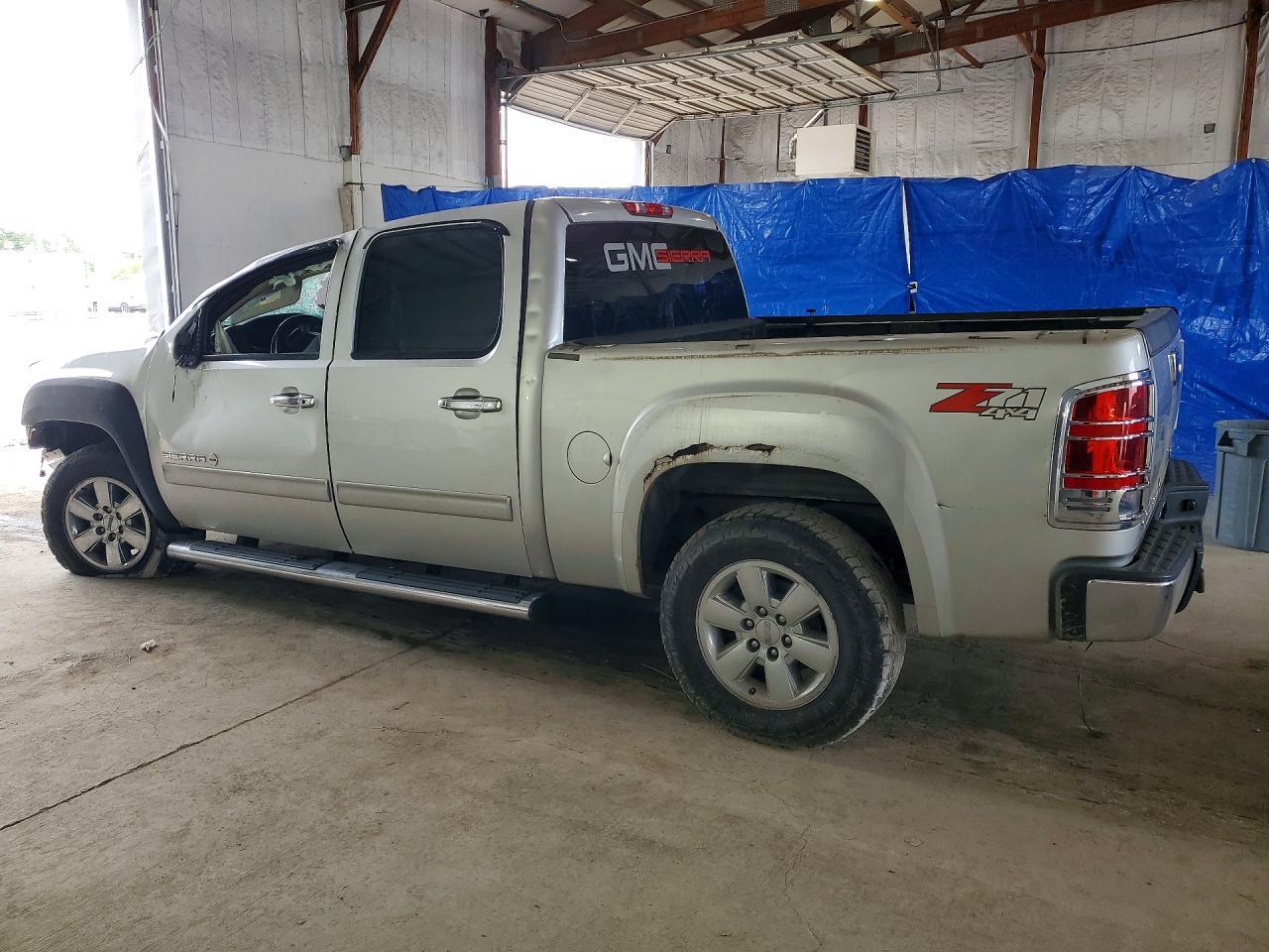 2011 GMC Sierra - Фото 2