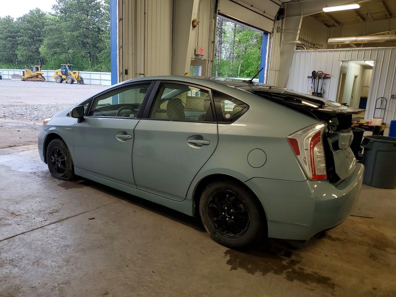2014 Toyota Prius Three - Image 2