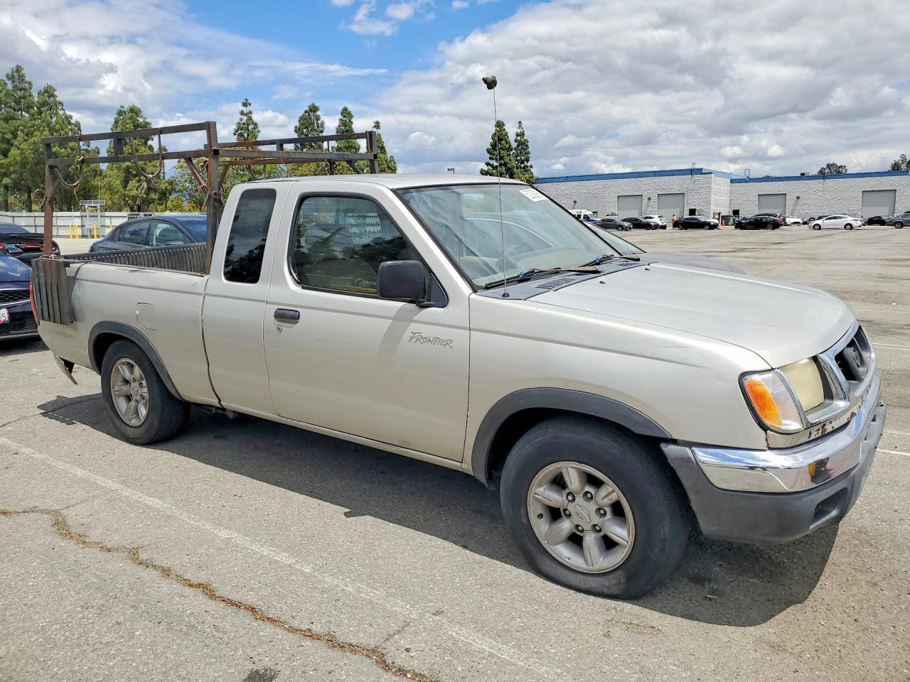 1999 Nissan Frontier - Фото 4