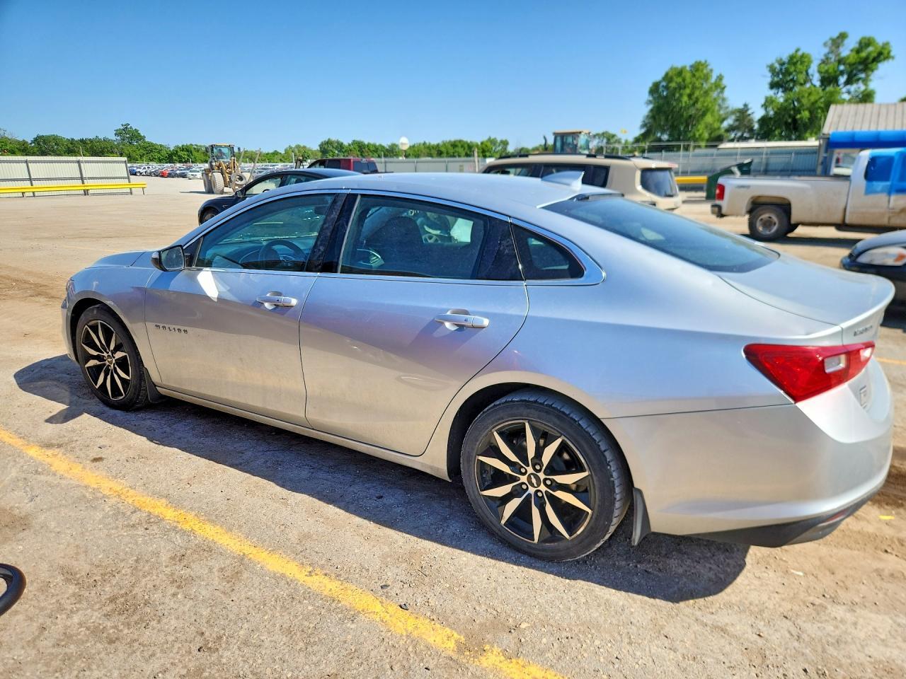 2017 Chevrolet Malibu Lt - Фото 2