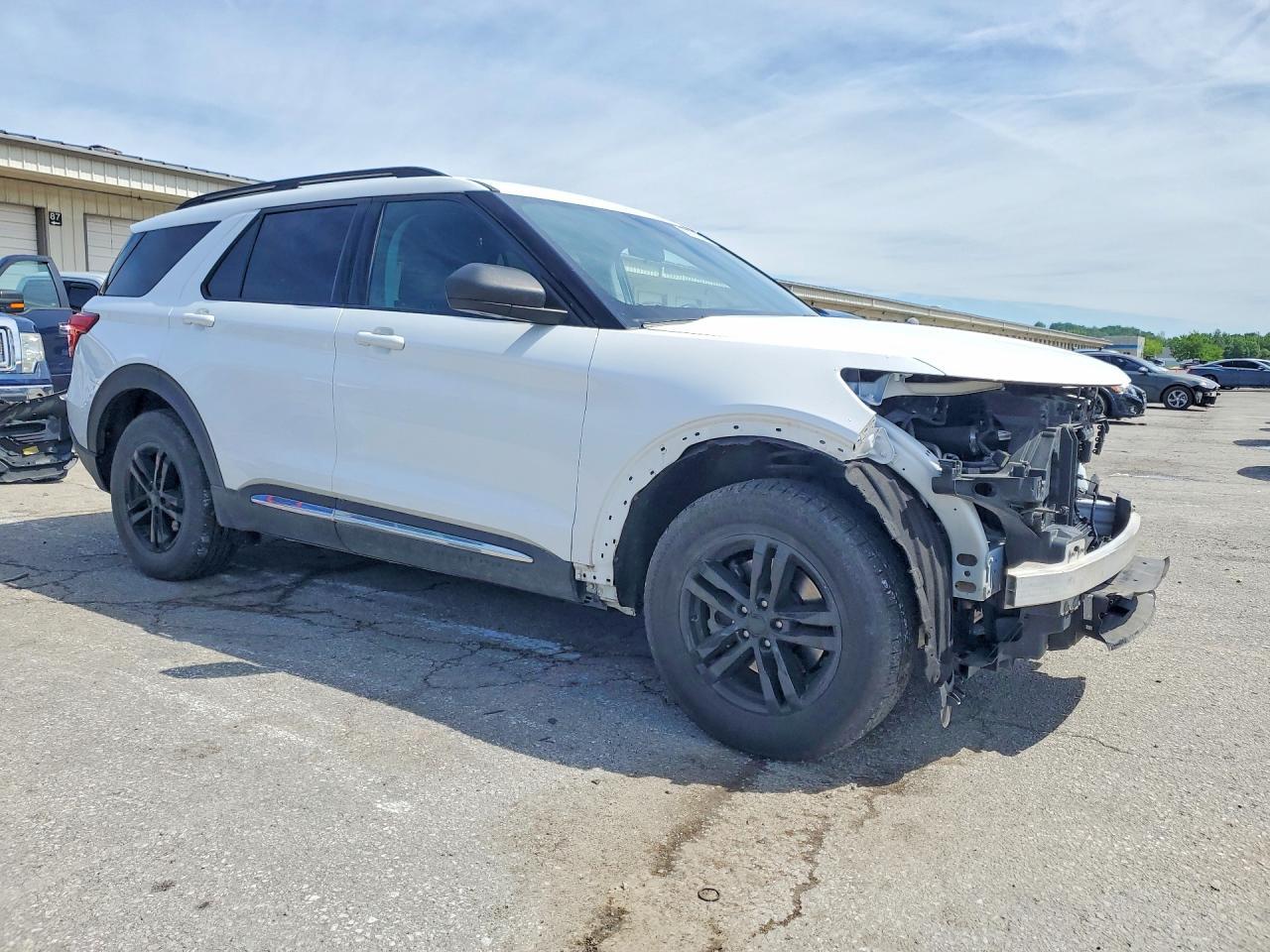 2022 Ford Explorer Xlt - Image 4