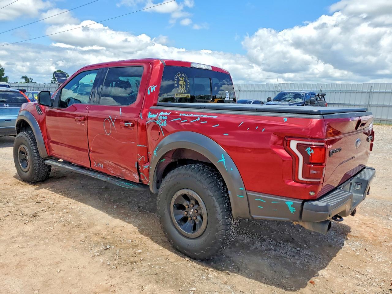 2017 Ford F150 Raptor - Фото 2