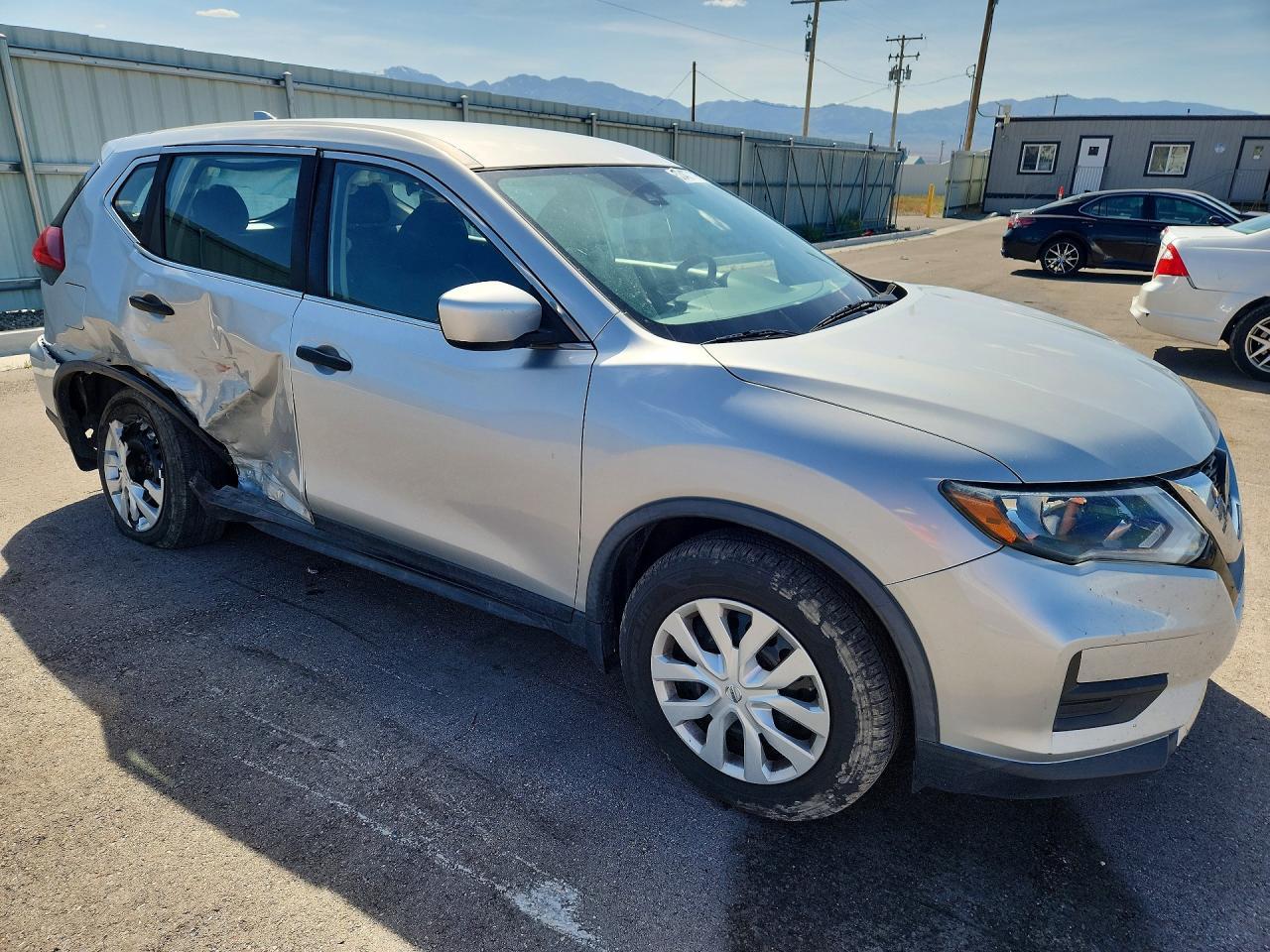 2019 Nissan Rogue S - Фото 4