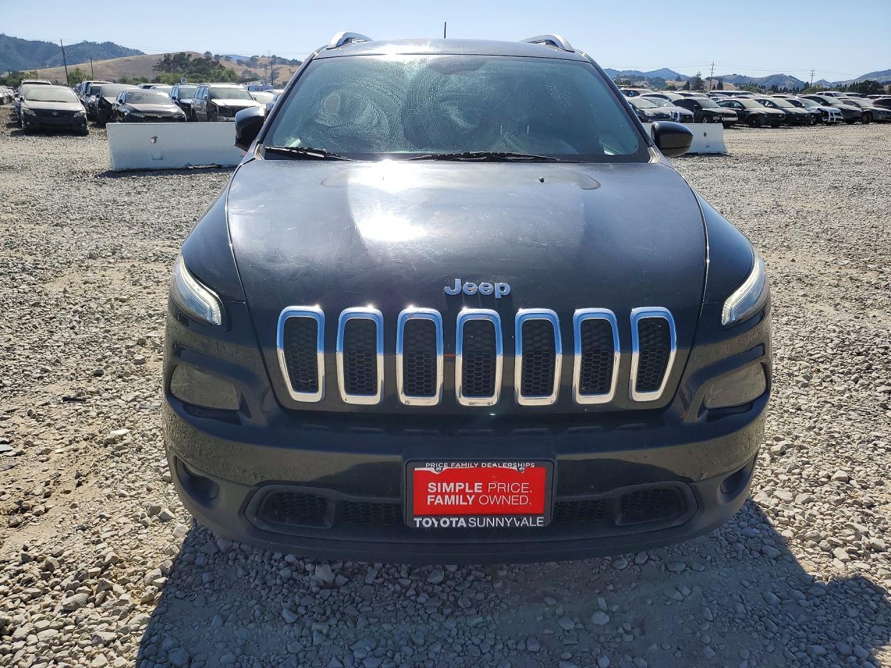 2016 Jeep Cherokee Latitude - Image 5