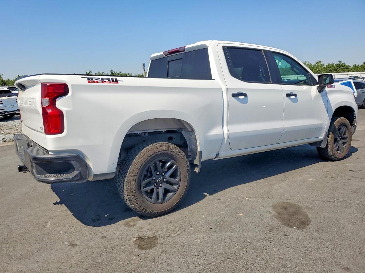 2023 Chevrolet Silverado K1500 Lt Trail Boss - Фото 3