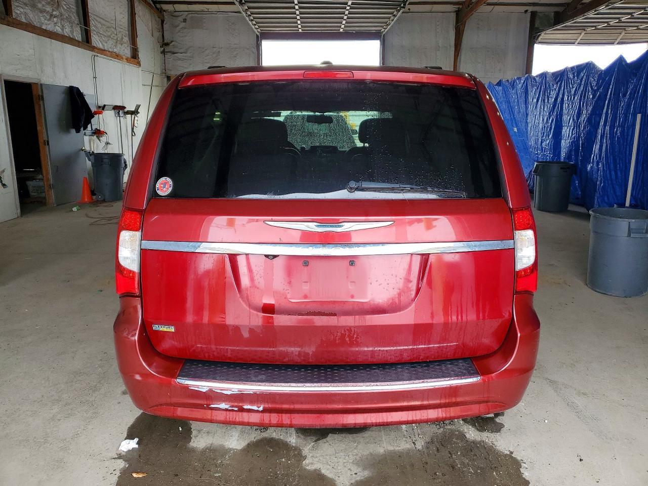 2016 Chrysler Town & Country Touring - Фото 6