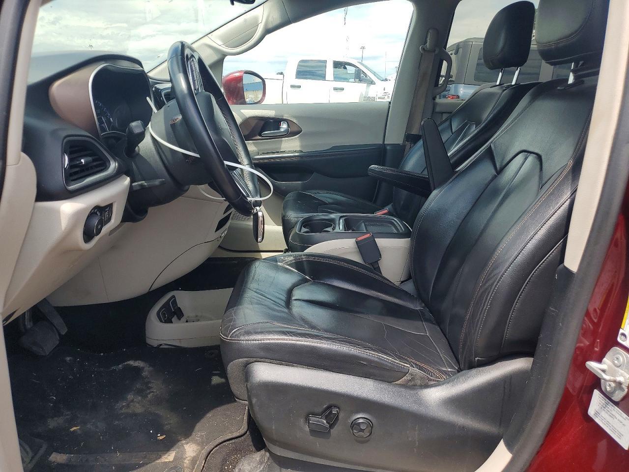 2017 Chrysler Pacifica Touring L - Image 7