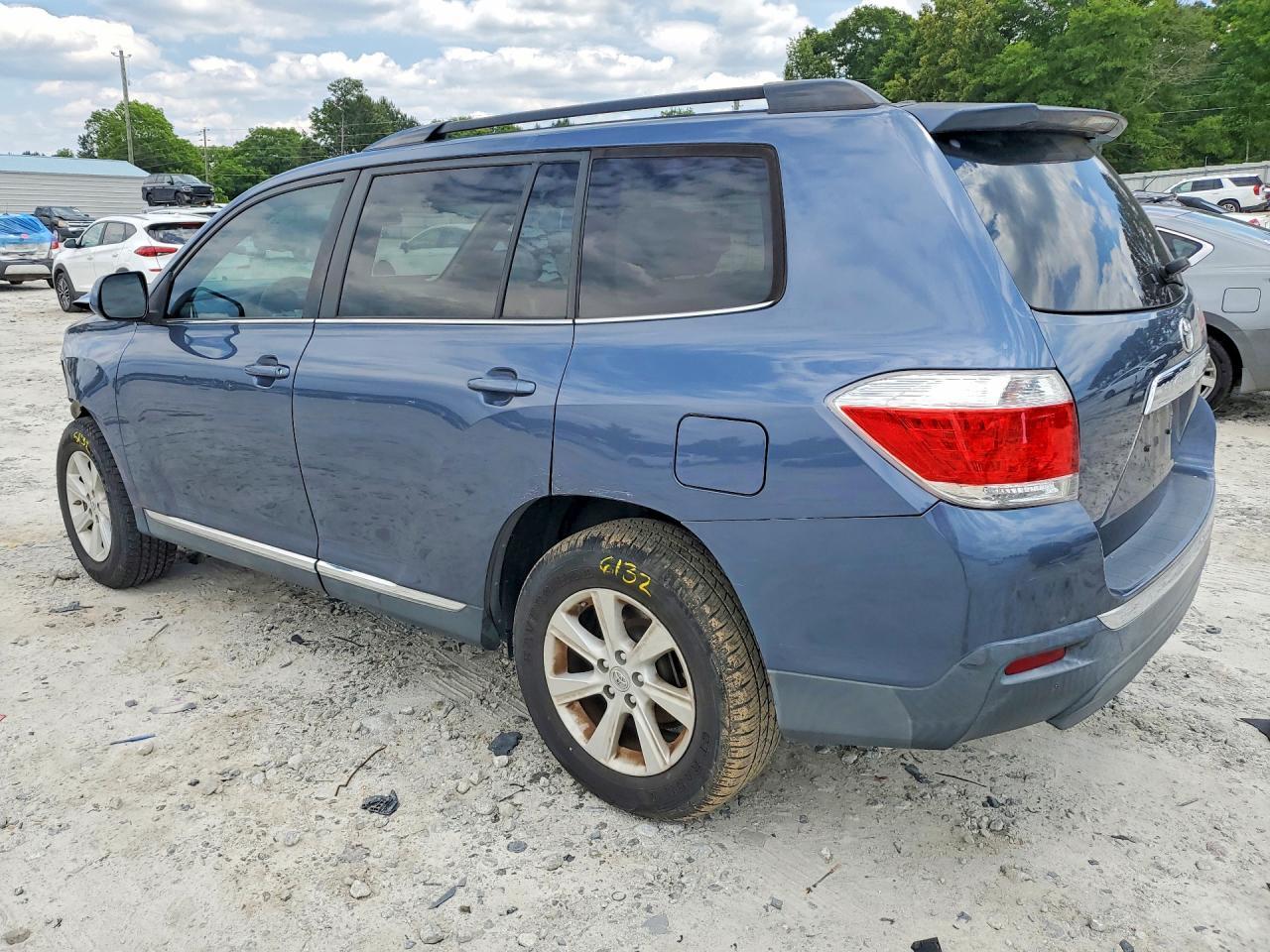 2012 Toyota Highlander Se - Image 2