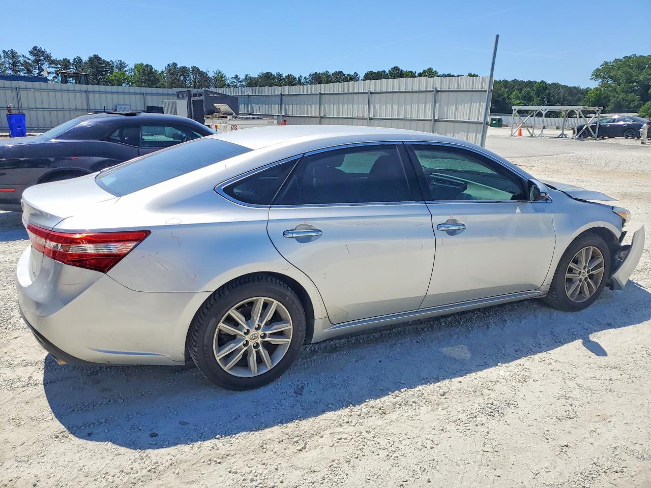 2013 Toyota Avalon Xle - Image 3