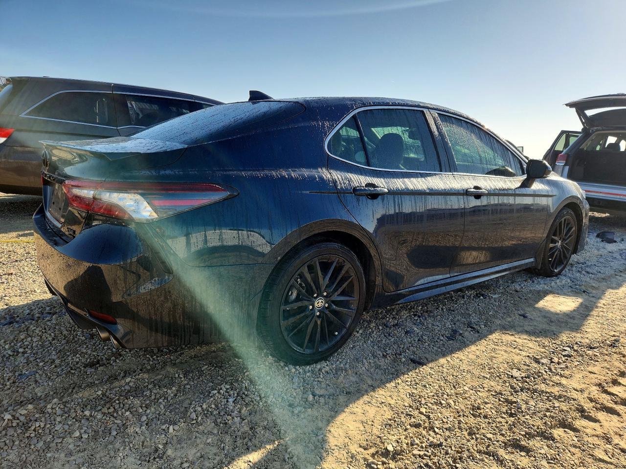 2021 Toyota Camry Xse - Фото 3