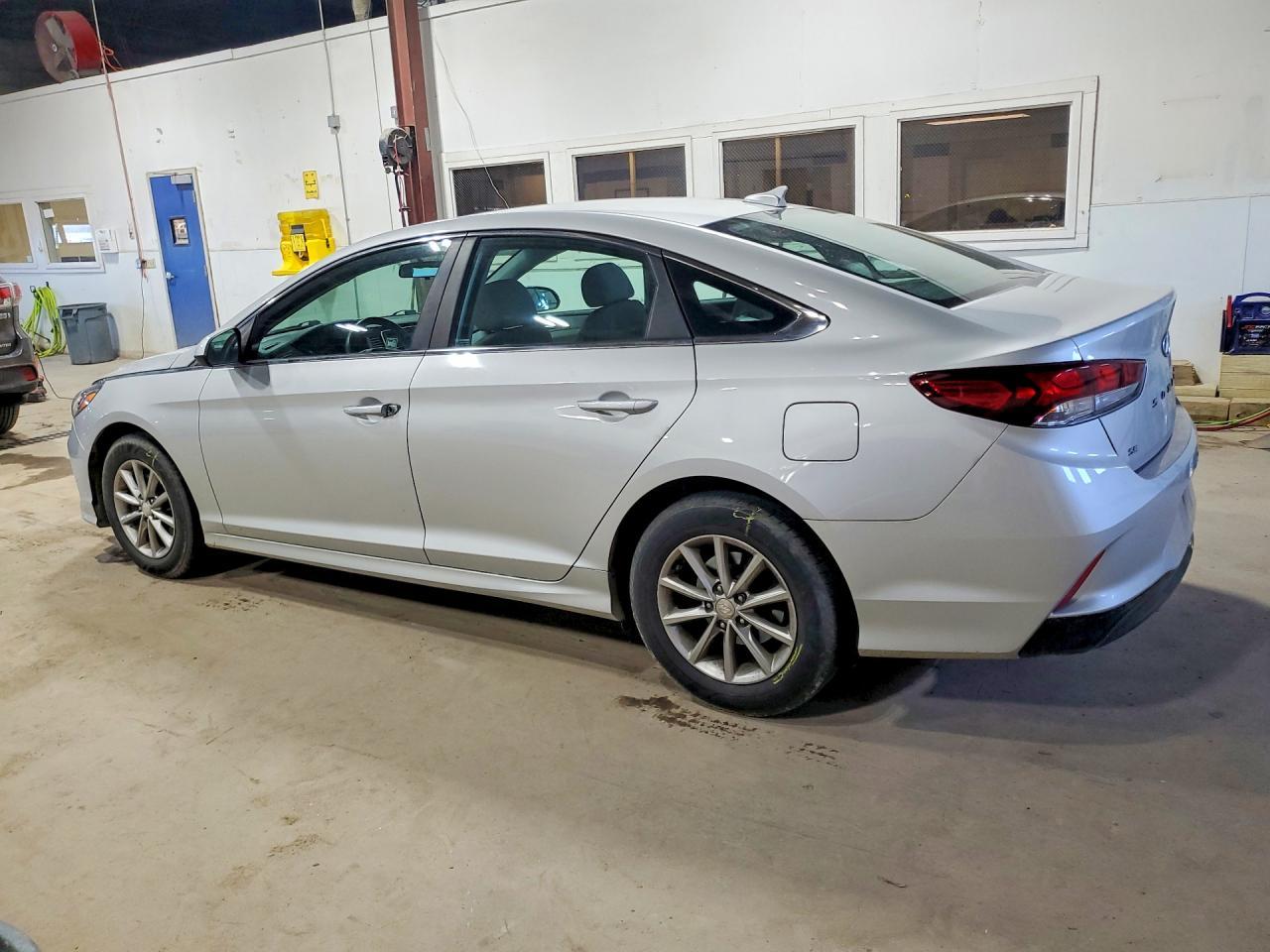 2019 Hyundai Sonata Se - Image 2