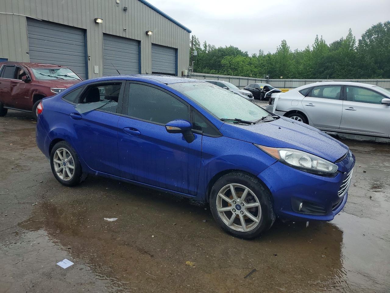 2015 Ford Fiesta Se - Фото 4