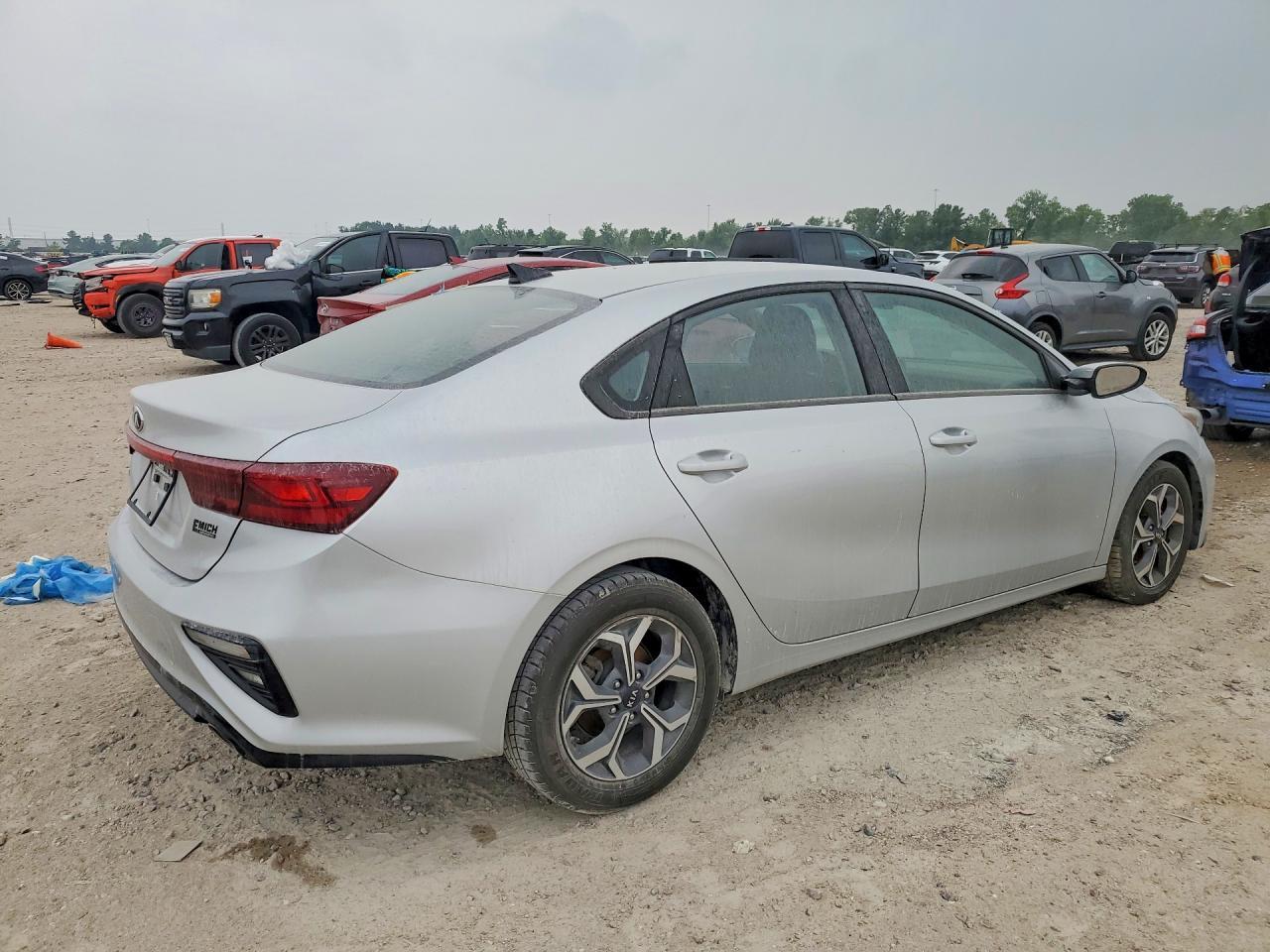2019 Kia Forte Lxs - Image 3