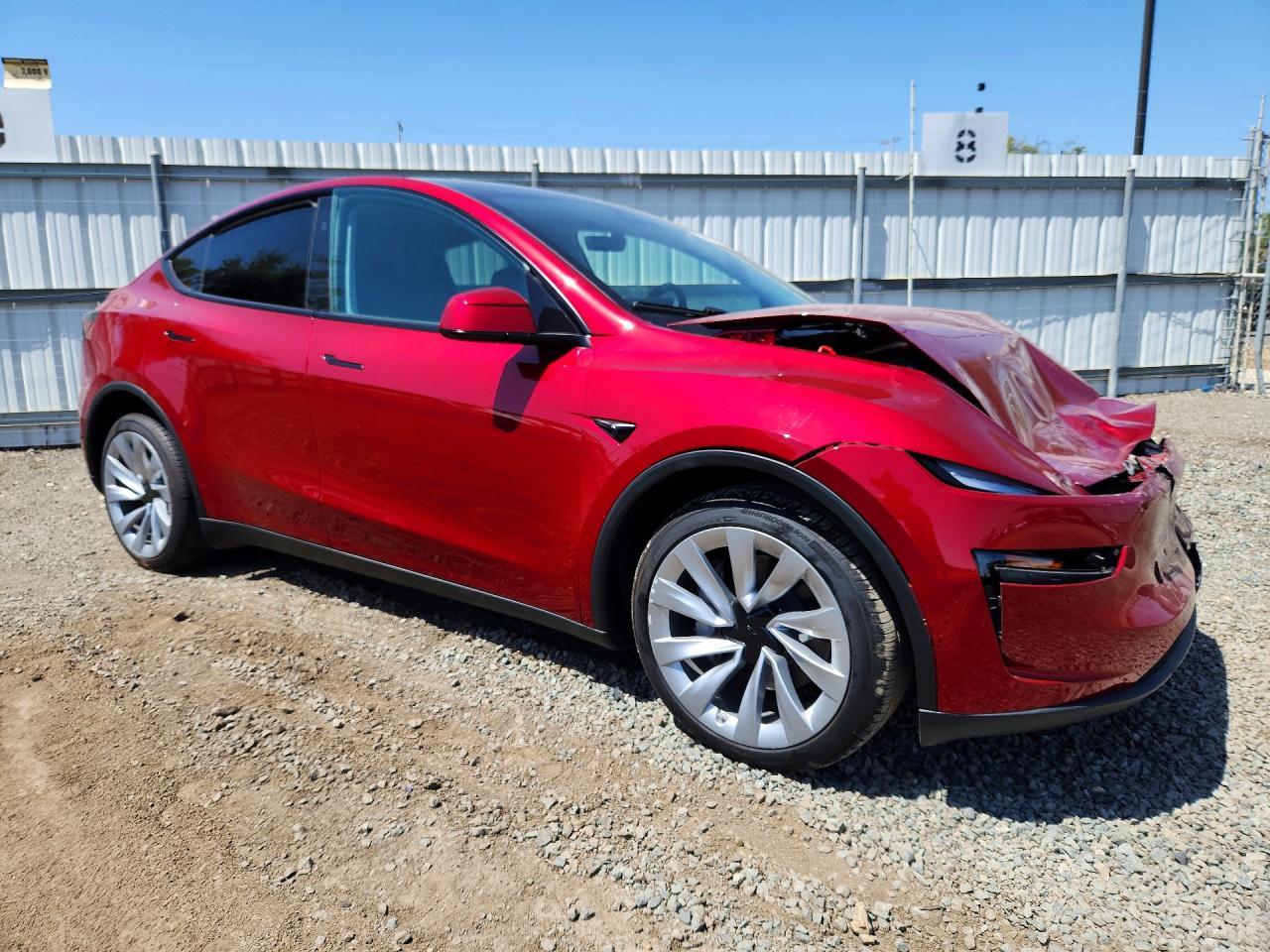 2026 Tesla Model Y - Фото 4