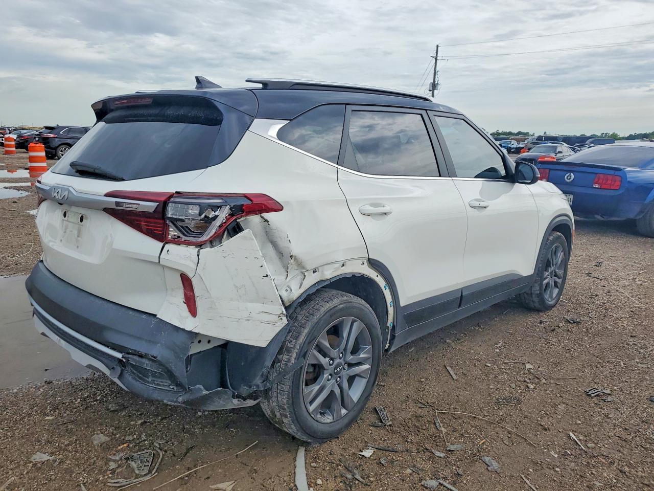 2022 Kia Seltos S - Image 3