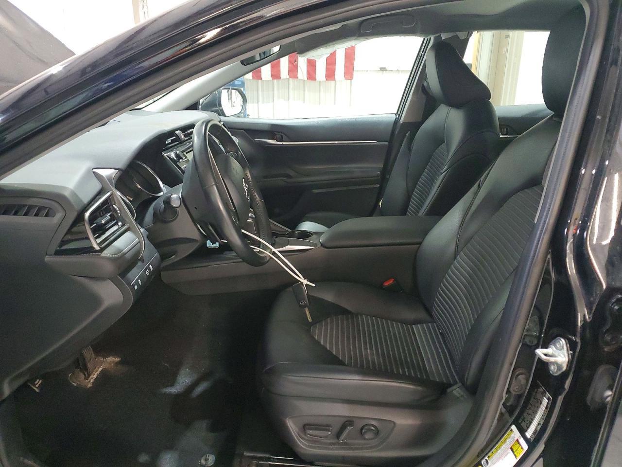 2020 Toyota Camry Se - Фото 7