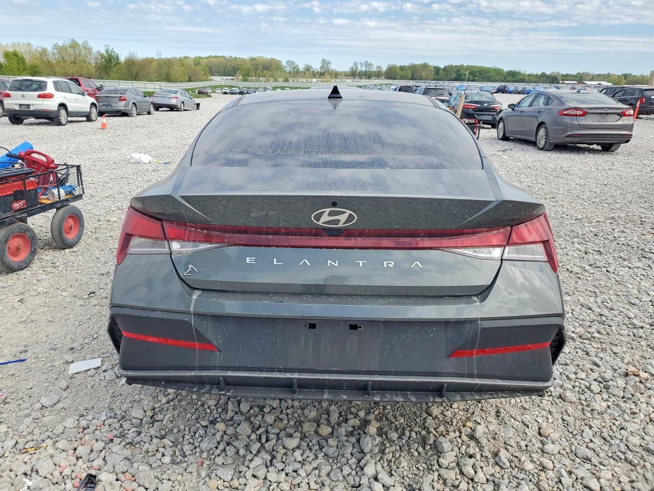 2025 Hyundai Elantra Se - Фото 6