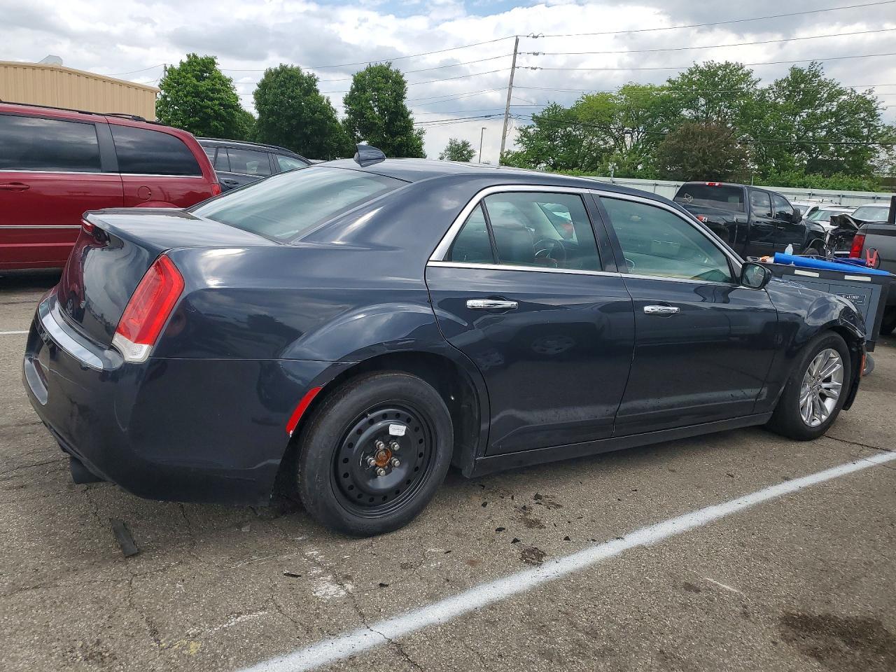 2017 Chrysler 300C - Фото 3