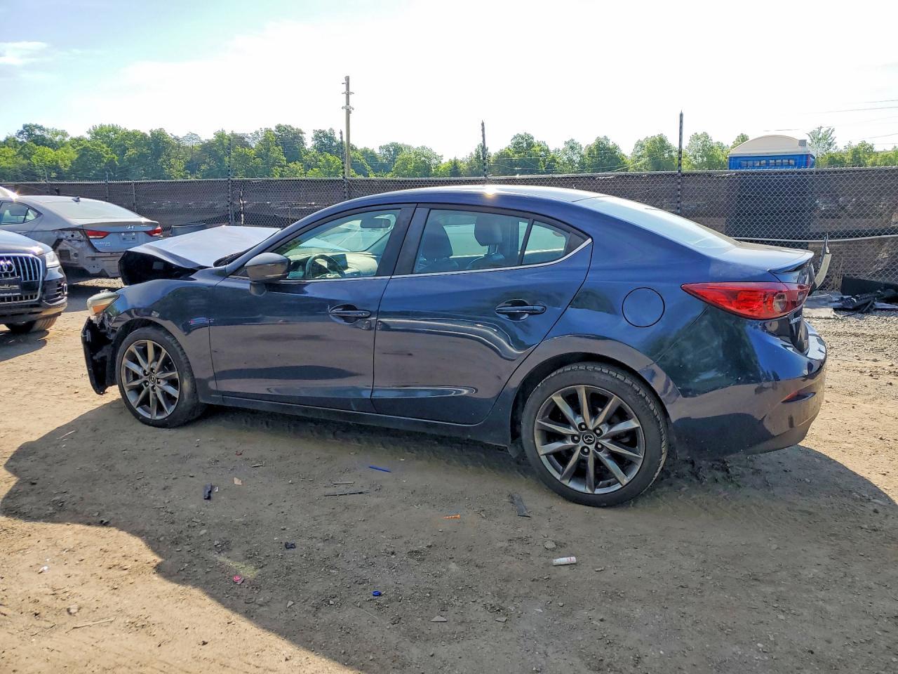 2018 Mazda 3 Touring - Фото 2