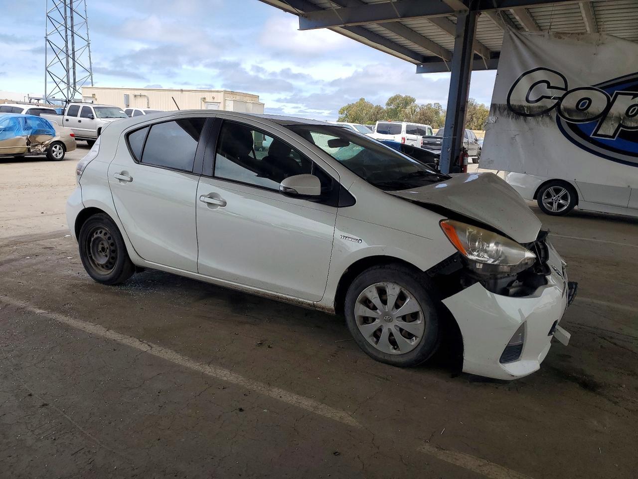 2012 Toyota Prius C Three - Image 4