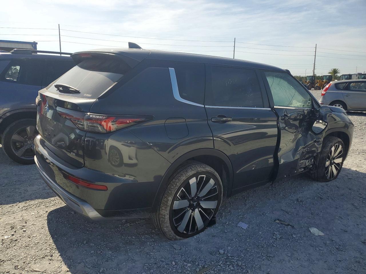 2025 Mitsubishi Outlander Se - Фото 3