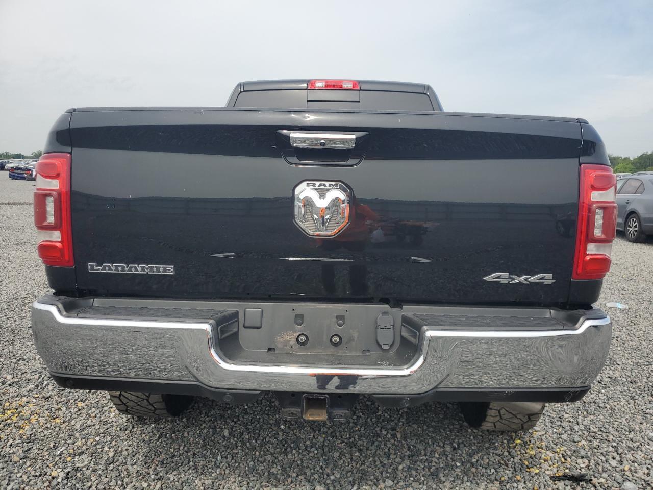 2022 Ram 3500 Laramie - Фото 6