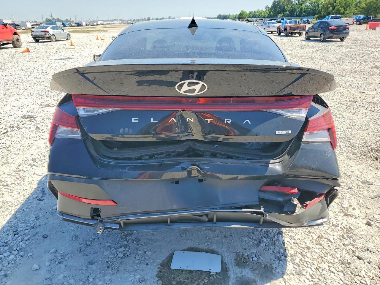 2025 Hyundai Elantra Hybrid Sel Sport - Image 6