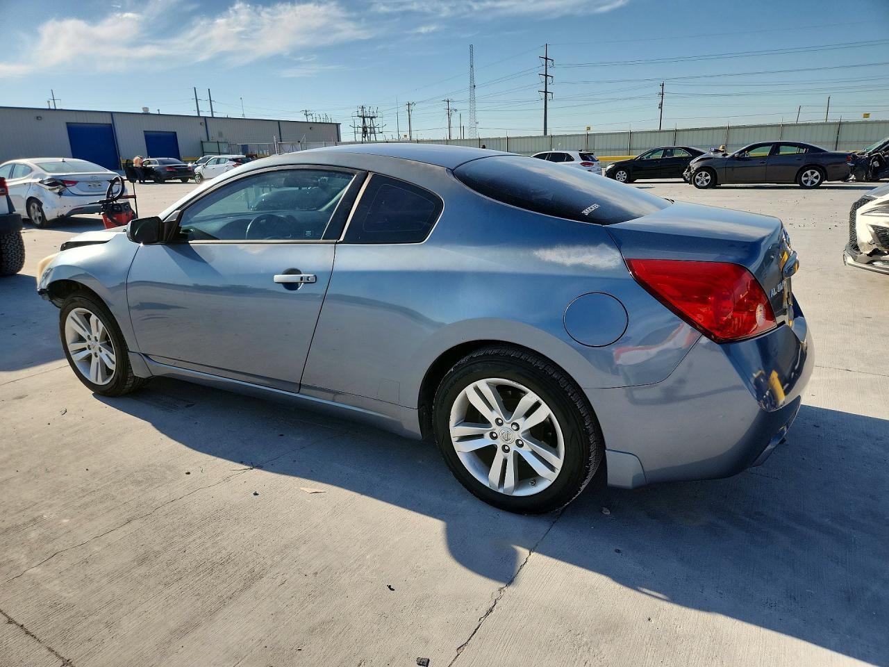 2010 Nissan Altima S - Image 2