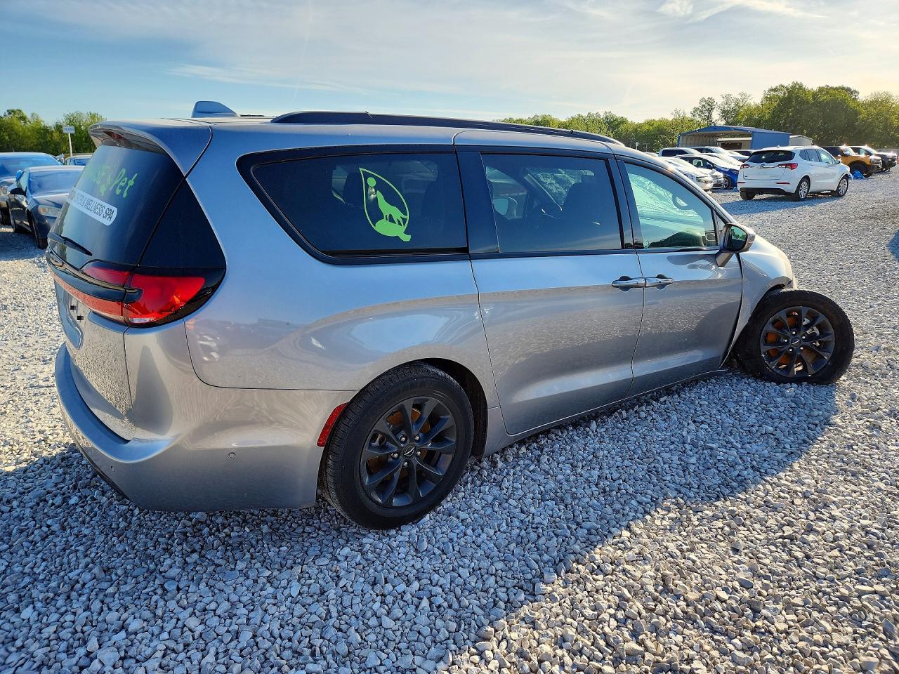 2021 Chrysler Pacifica Touring L - Image 3