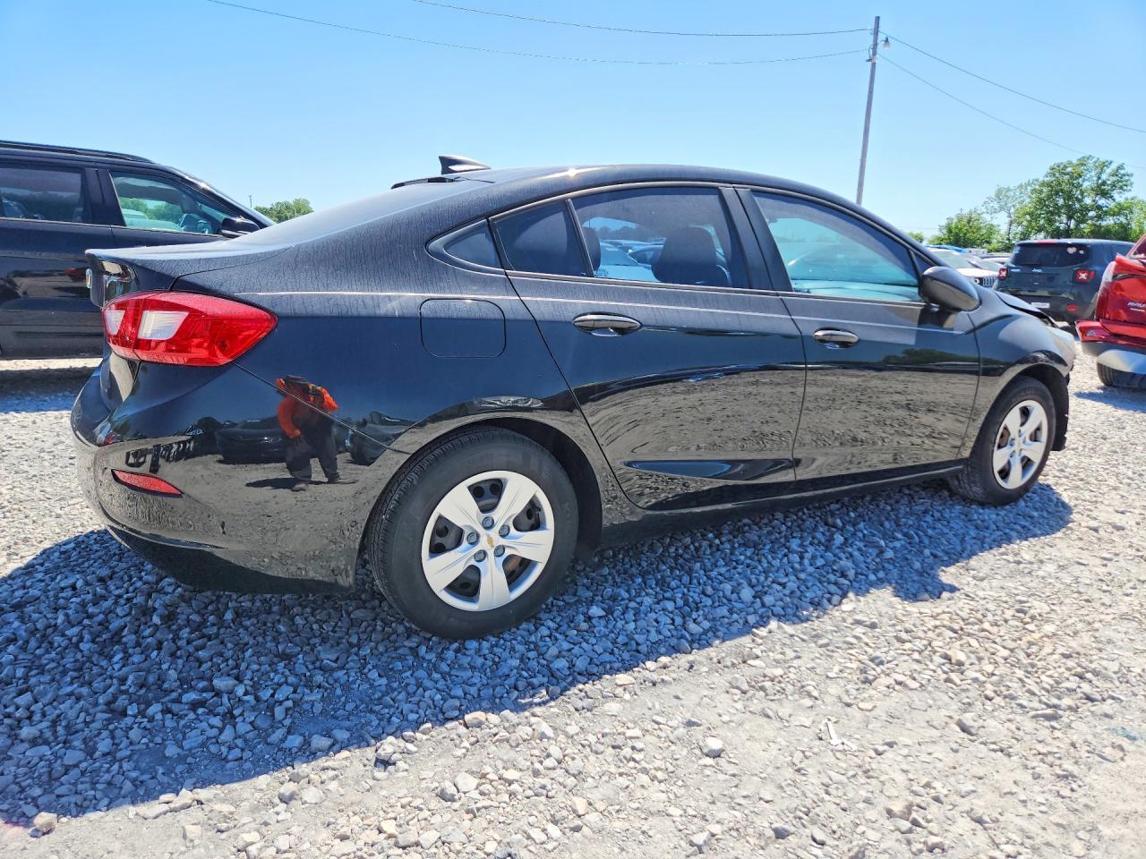 2017 Chevrolet Cruze Ls - Image 3