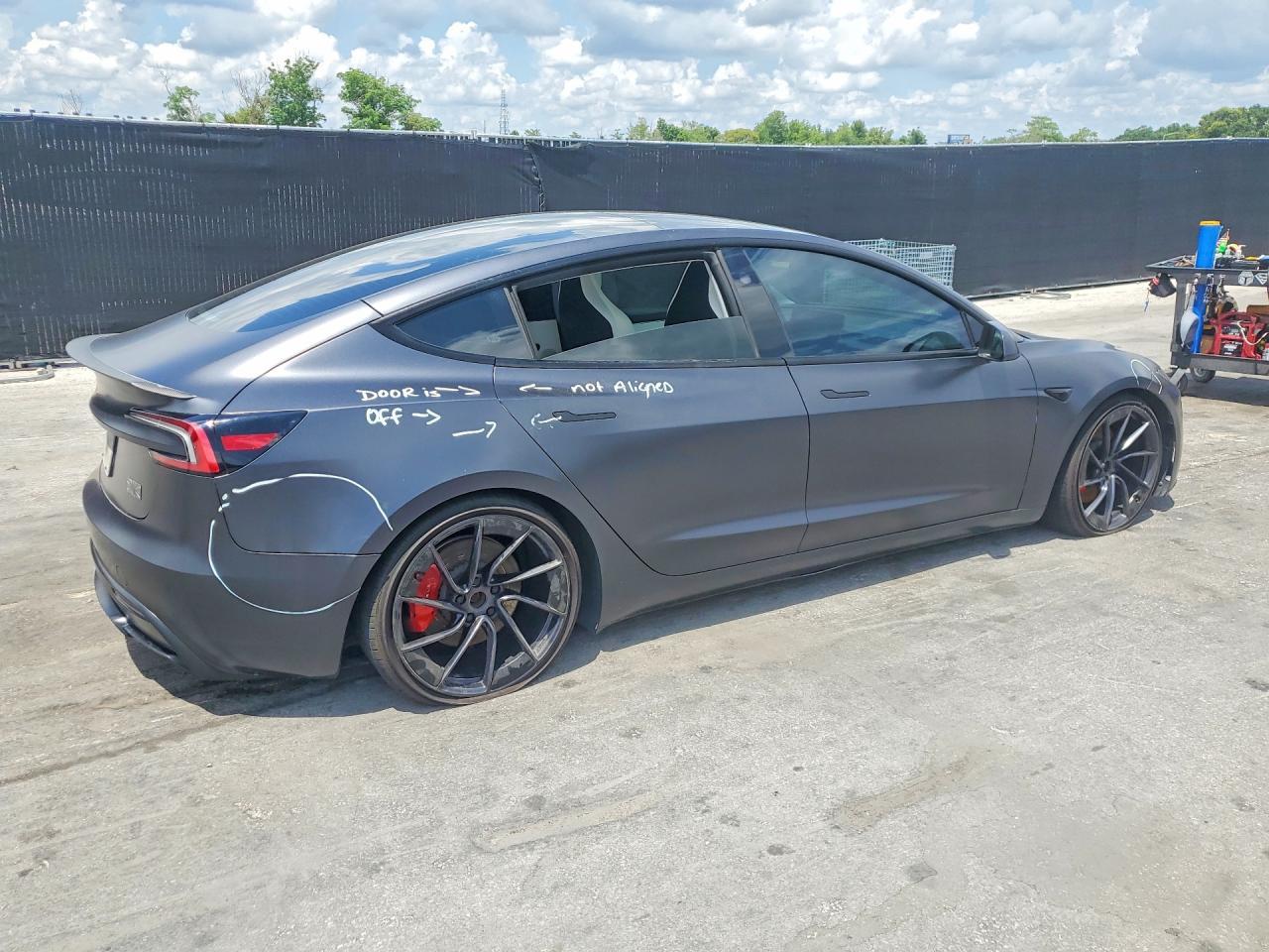 2024 Tesla Model 3 - Фото 3