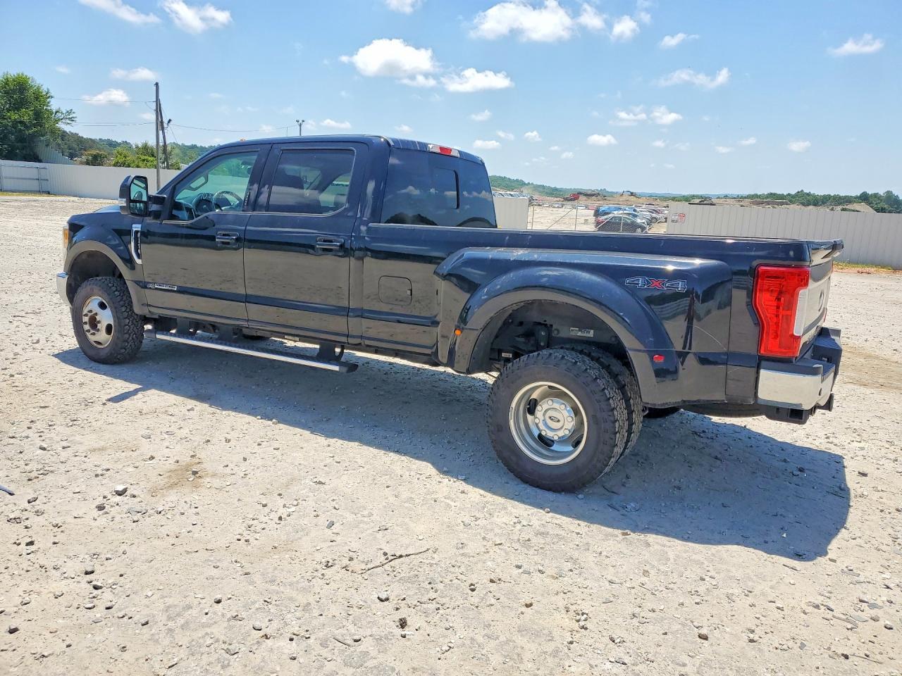 2019 Ford F350 Super Duty - Фото 2