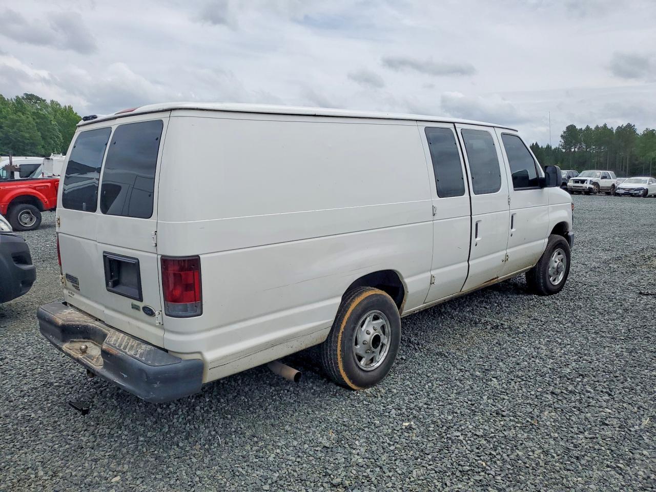 2012 Ford E-250 Delivery Van - Фото 3