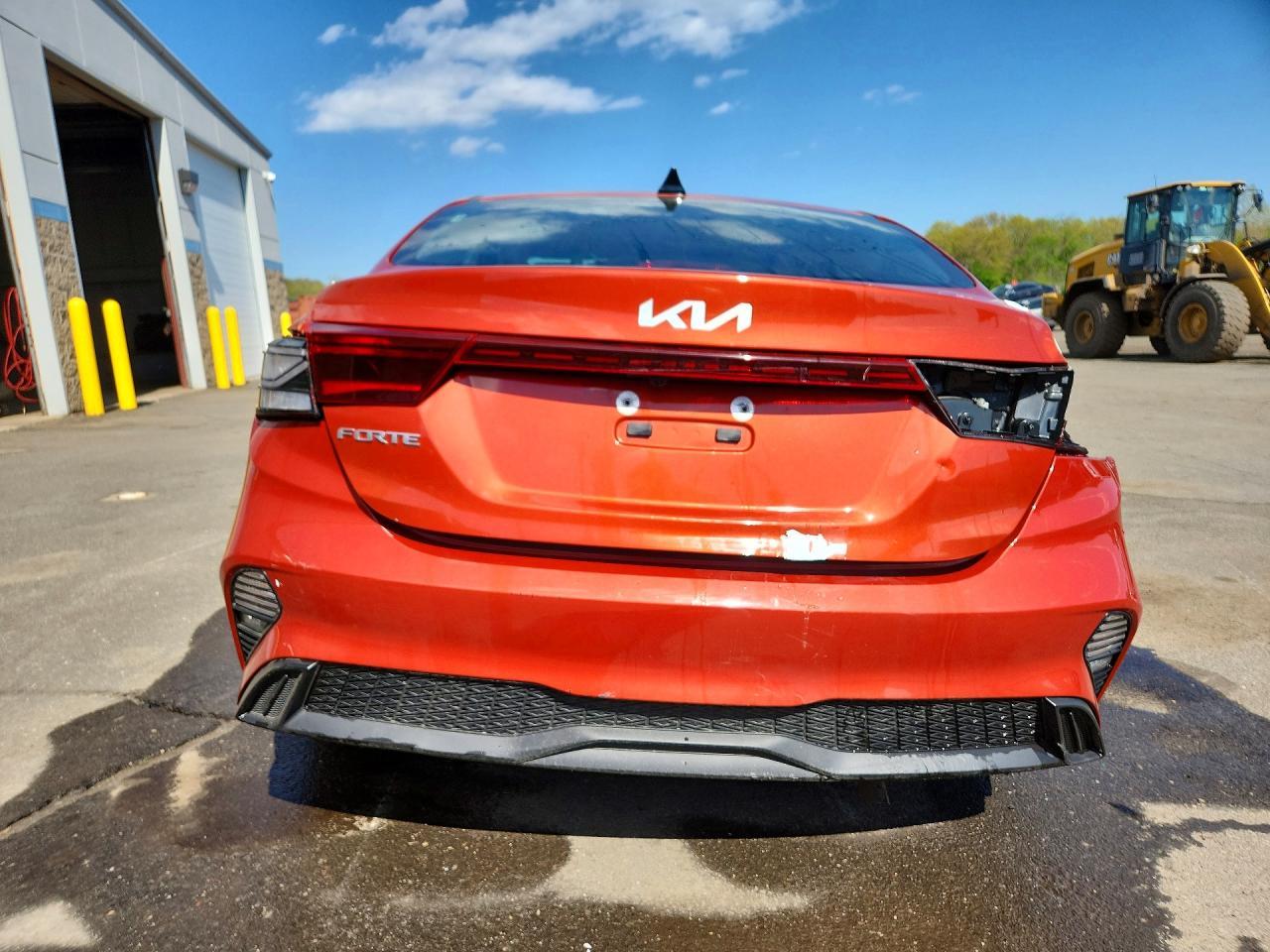 2024 Kia Forte Lxs - Image 6