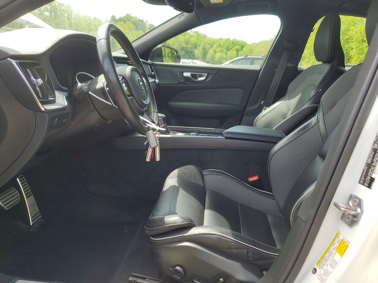 2019 Volvo S60 T6 R-Design - Image 7
