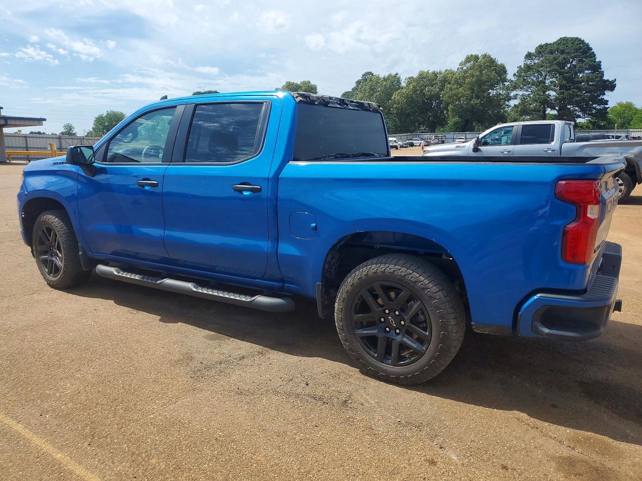 2023 Chevrolet Silverado K1500 Custom - Image 2