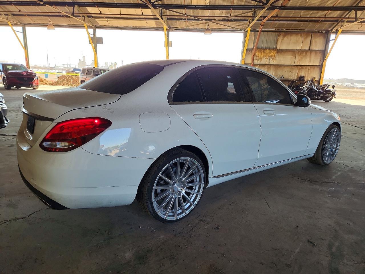 2015 Mercedes-Benz C 300 - Фото 3