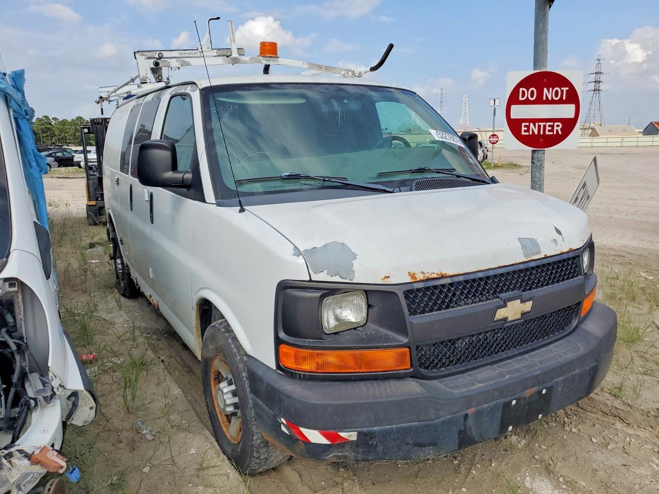 2010 Chevrolet Express G2500 - Фото 4
