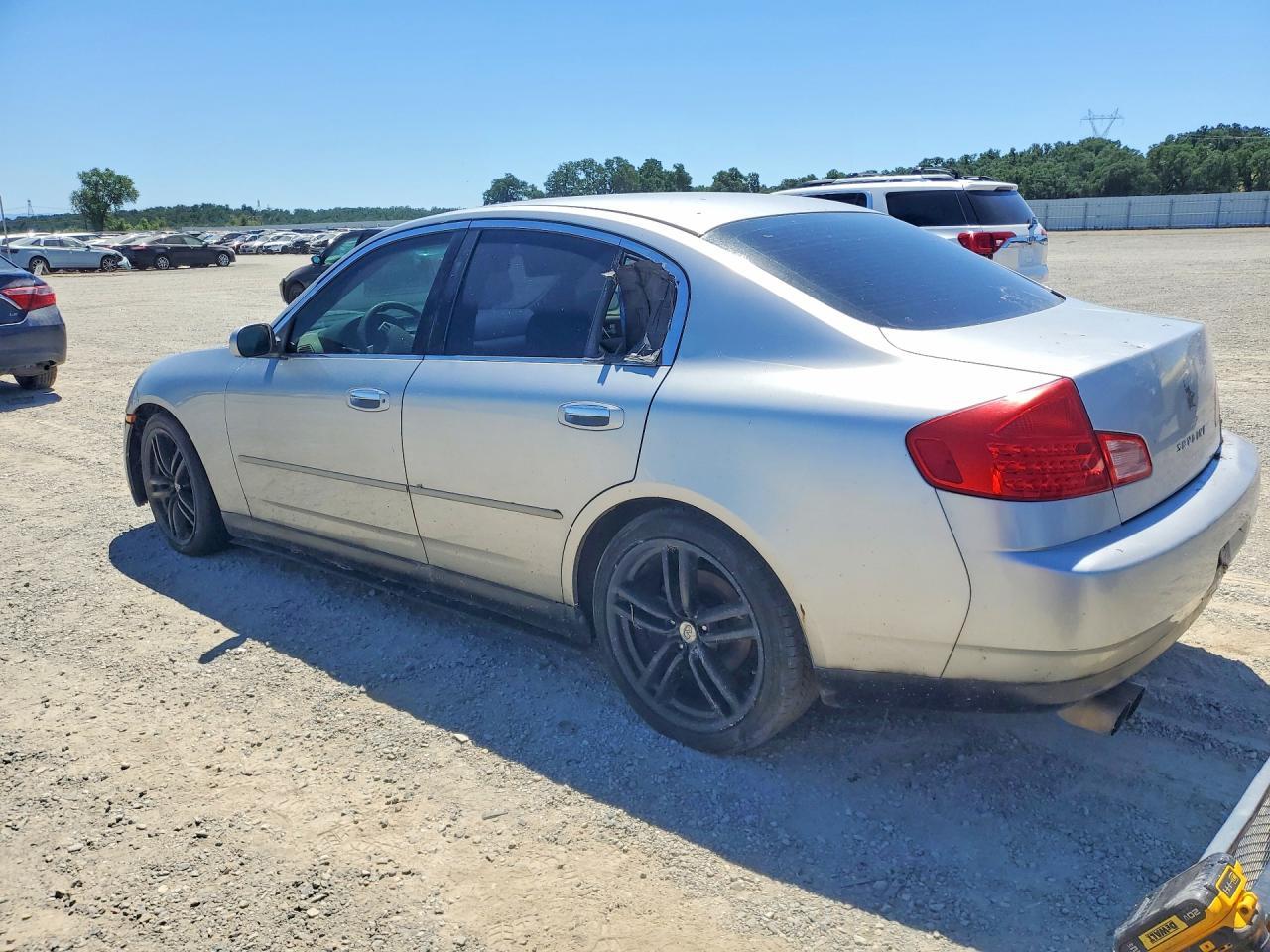 2004 Infiniti G35 Base - Фото 2