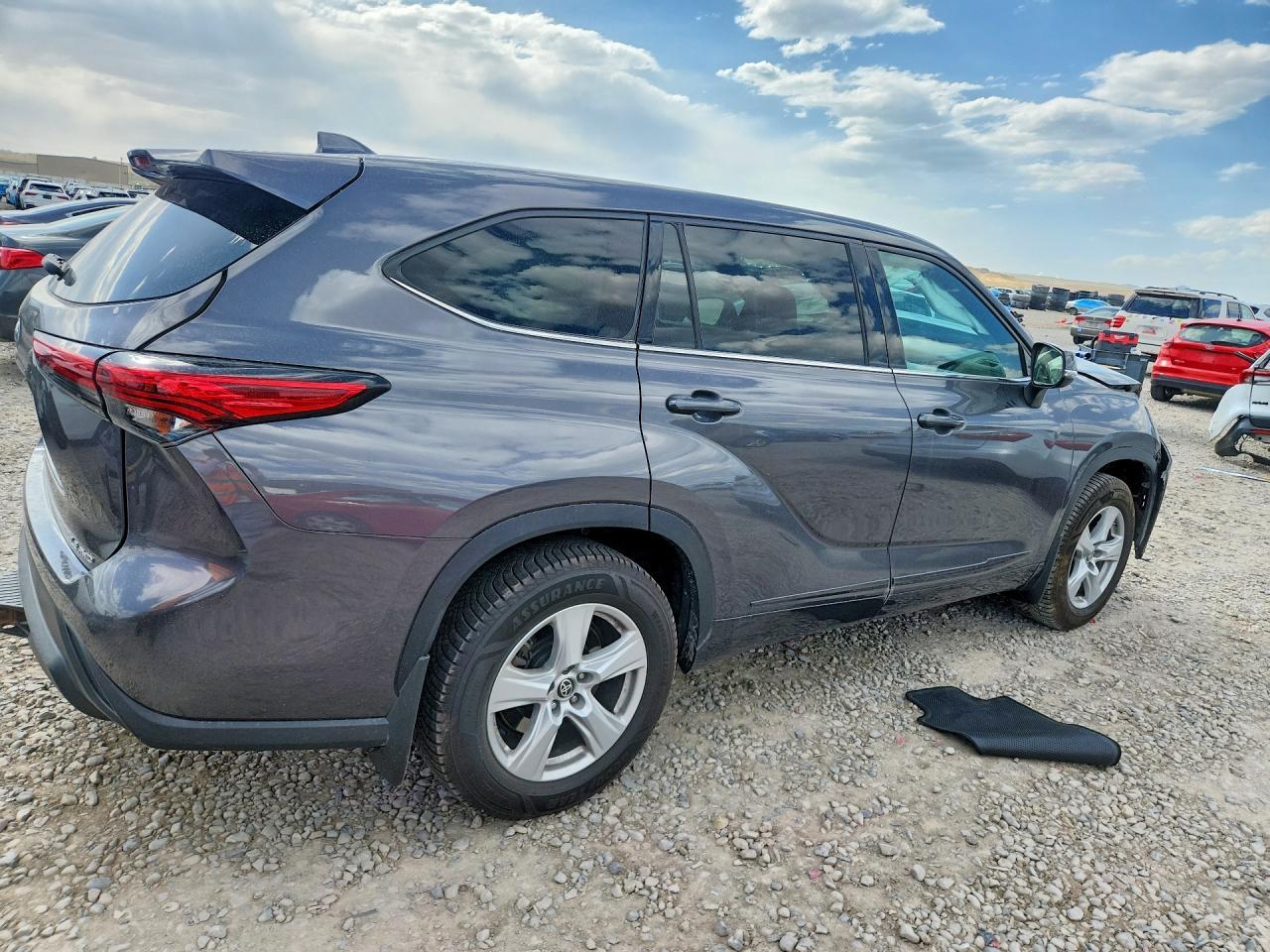 2021 Toyota Highlander Le - Фото 3